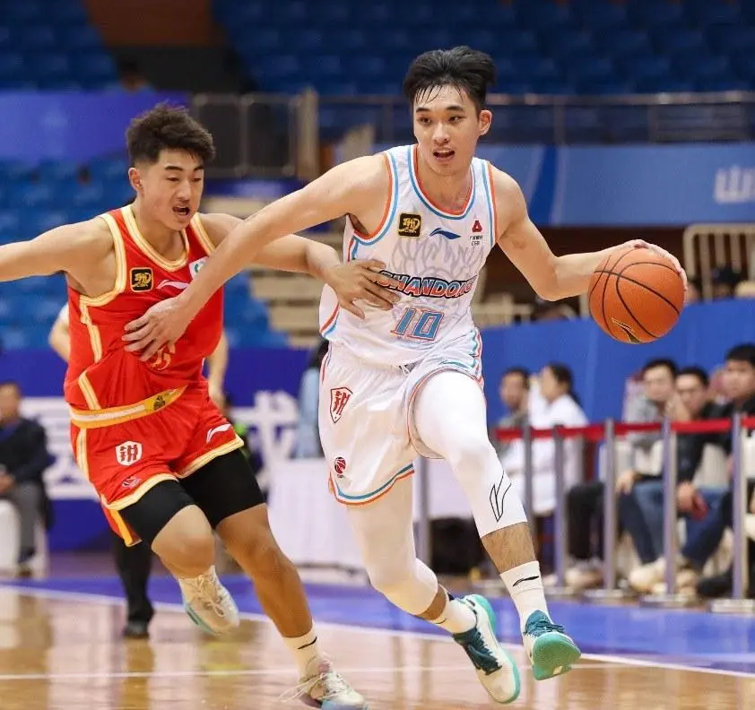 但上赛季邱, 新疆广汇 但上赛季邱, 新疆广汇