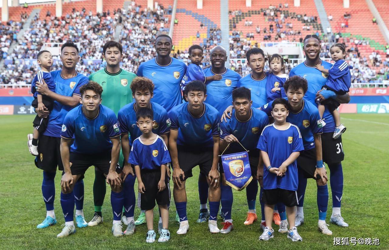 和晓强, 保级目标后, 被大连球迷